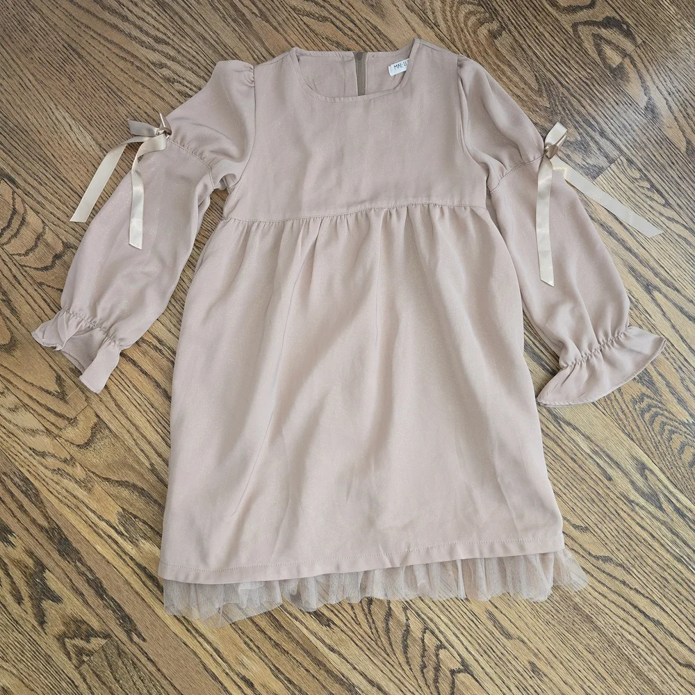 Charming Kids Dress with Bow Accents